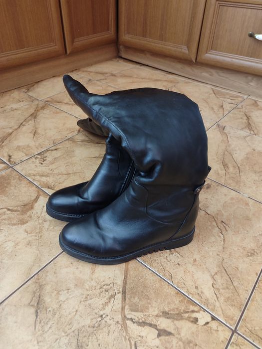 Жіноче зимове взуття