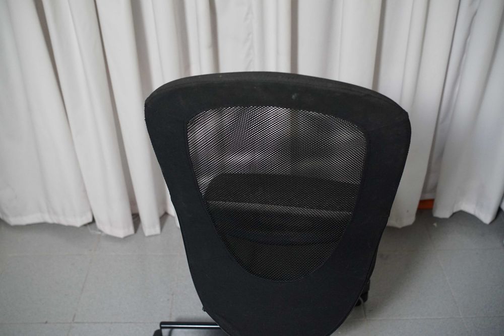Cadeira IKEA FLINTAN Preta – Escritório com Encosto em Rede