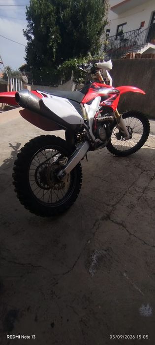 Vendo CRF 450 com documentos matrículada