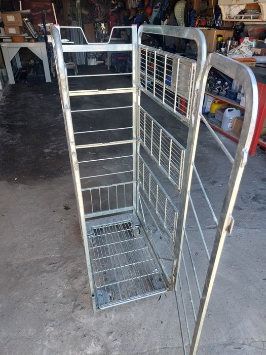 Wózek transportowy gniazdowy regał