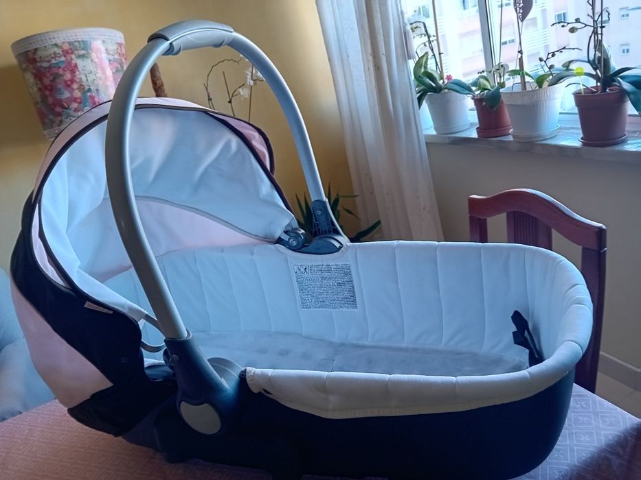 Cadeira para carro de bebé