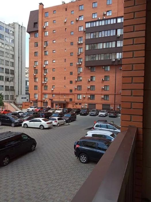 Продам 3-комн квартиру в районе Бригадная ул.