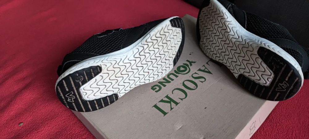 Adidasy dla chłopca r.33 (wkładka 20cm)