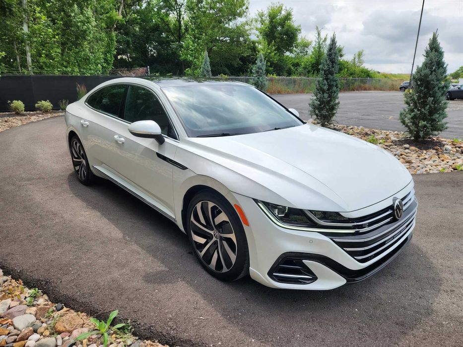 Volkswagen Arteon      2021