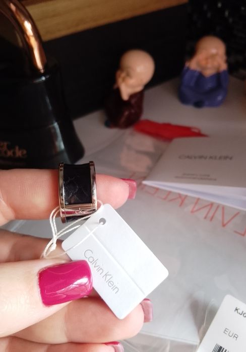 Anel NOVO Calvin Klein - tamanho 8