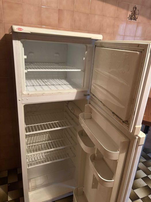 Frigorífico antigo Becken - A funcionar perfeitamente