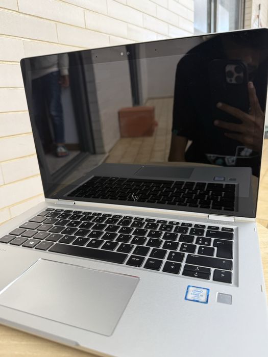 HP Elitebook 1030 G2 ,Core i5 7th generation 8 GB Ram 256 SSD