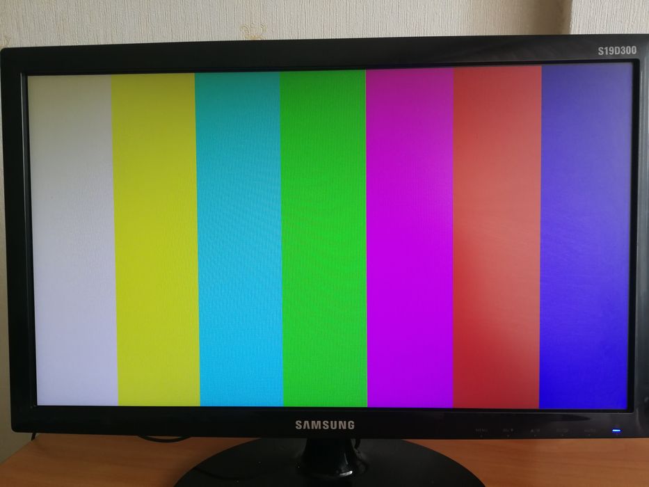 Монітор Samsung  S19D300ny.