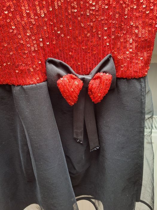 Sukienka dla dziewczynki czarna w czerwone  cekiny,  158/164