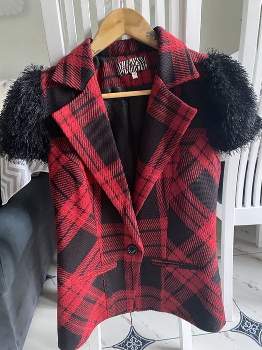 Нарядний теплий жилет, безрукавка, пиджак