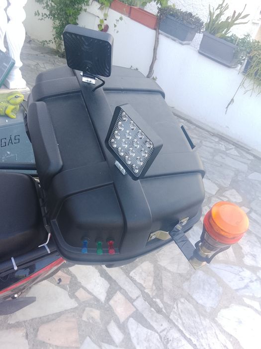 Assistência na estrada viatura equipada para dar assistência na estrada