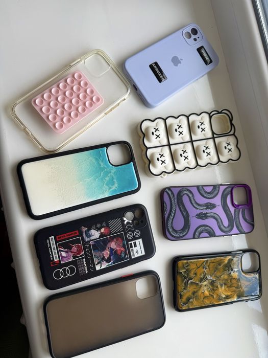 Отдам все чехлы на Iphone 11