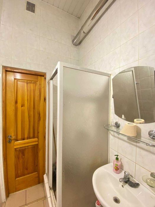 Здається в оренду офісне приміщення в центрі міста з окремим входом