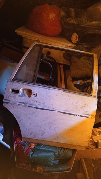 Дверь Фольксваген Пассат 1980-1990