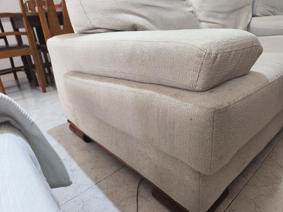 Sofá de 3 lugares de  1.90 por 90