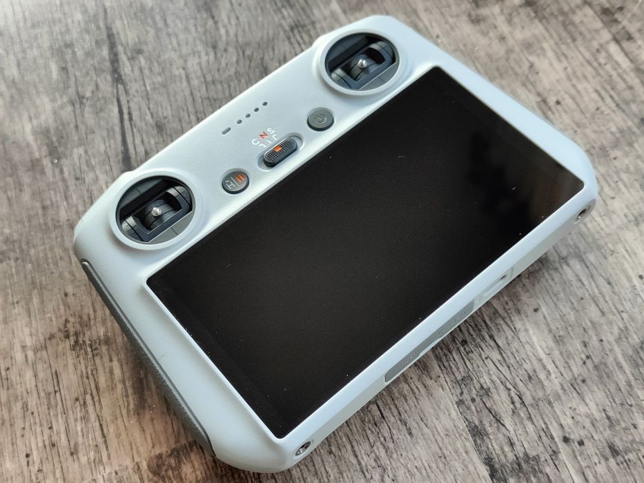 Kontroler DJI RC RM 330 nowy. Mavic