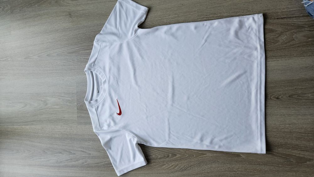 Koszulka NIKE  DRI-FIT rozmiar 147-155 nowa bez metki