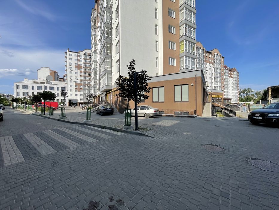 Продаж три кімнатної квартири із ремонтом у центрі Івано-Франківську