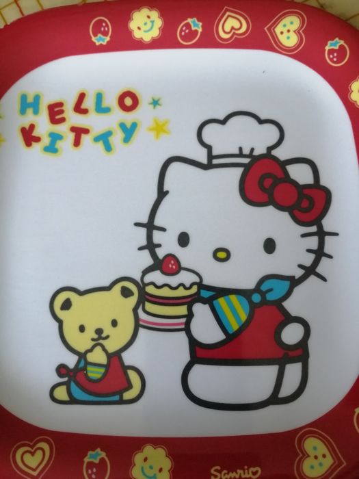 Prato para criança, Hello kitty.