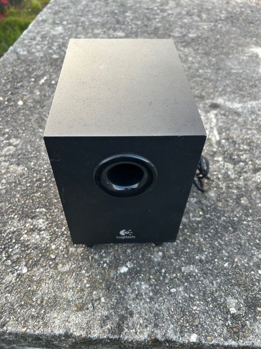 Conjunto Subwoofers Logitec, Creative, Thomson