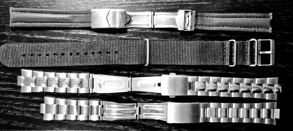 Braceletes de relogio 18mm 20mm 22mm
Novas e s/novas
18mm em nylon e c