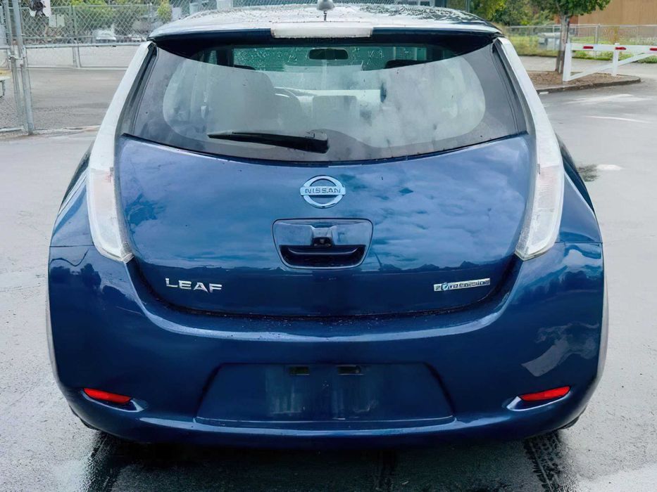 Nissan LEAF S      2017