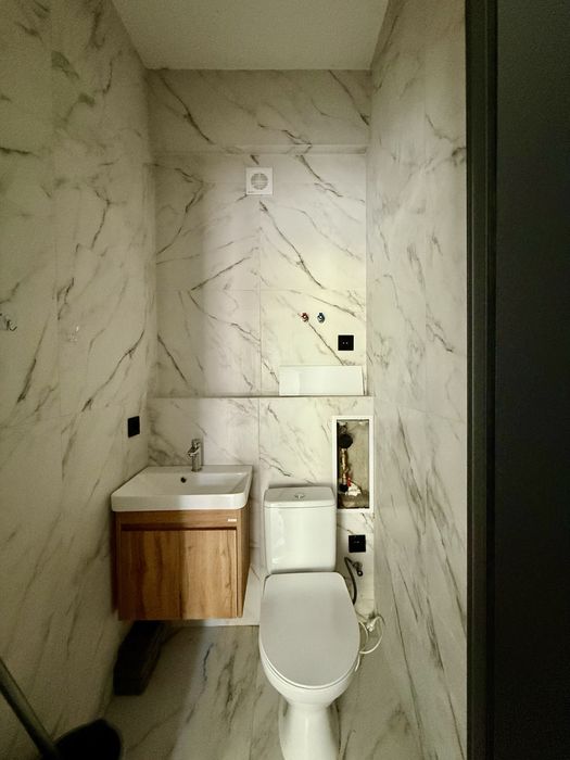 Продаж комерційного приміщеня/Новий район/Жк Олійник