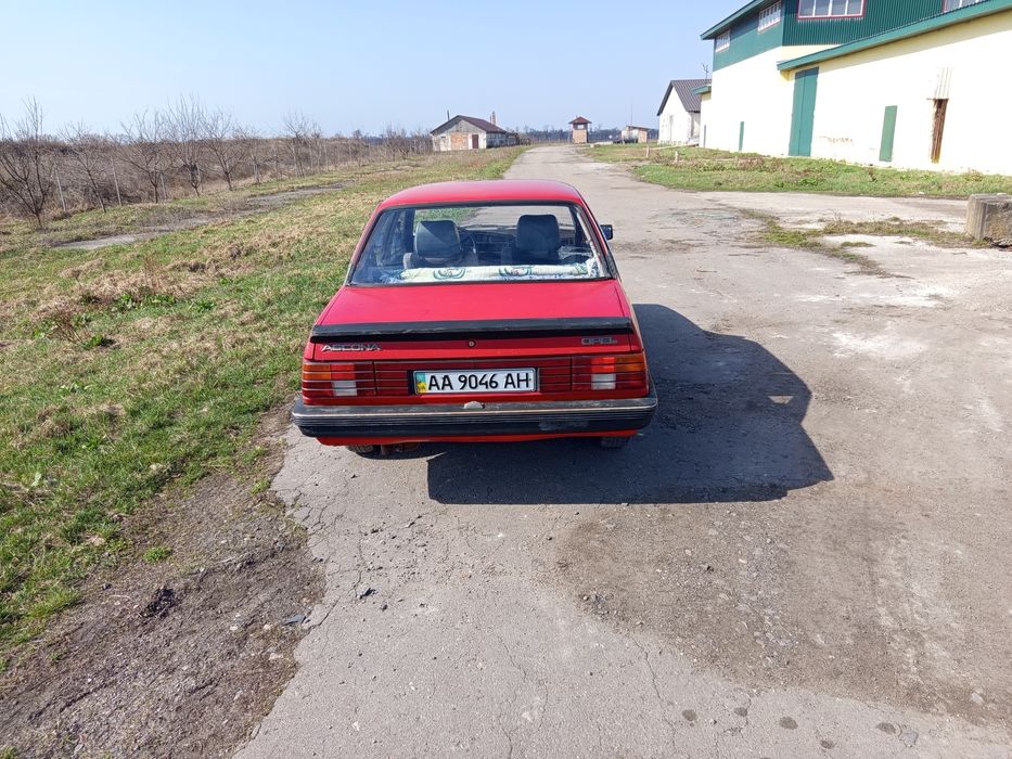 Продаю Опель аскона 1986 року