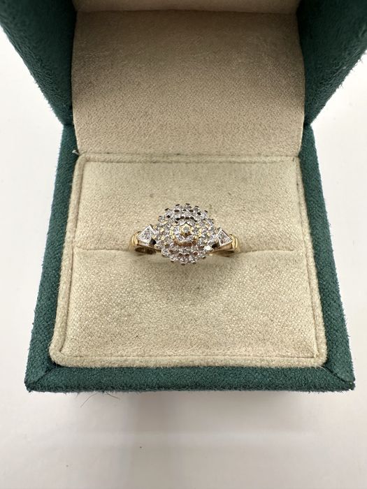 Złoty pierścionek z diamentami 0,25ct