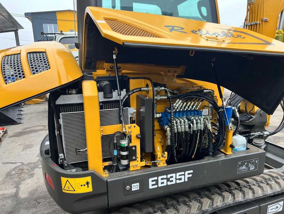 Гусеничний міні - екскаватор моделі E635F SDLG  (VOLVO GROUP)