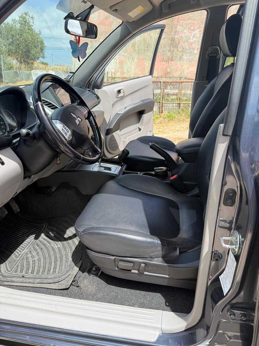Mitsubishi L200 pick up 4x4 cabine dupla 2010