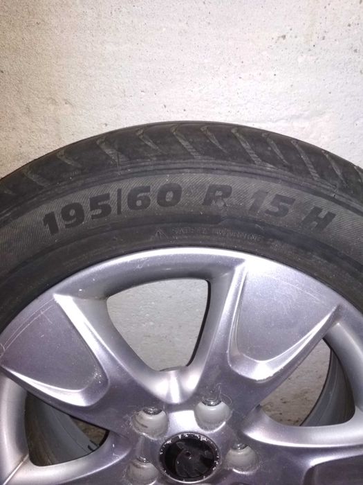 Шина летняя б/у 195/60 R15 SEMPERIT