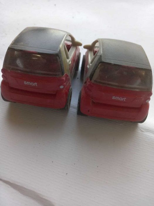 2 Brinquedos réplicas de carro Smart
