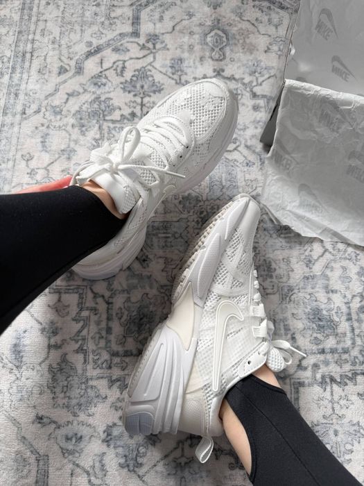 Nike V2K Runtekk White Flowers трендові жіночі кросівки найк в2к рантек