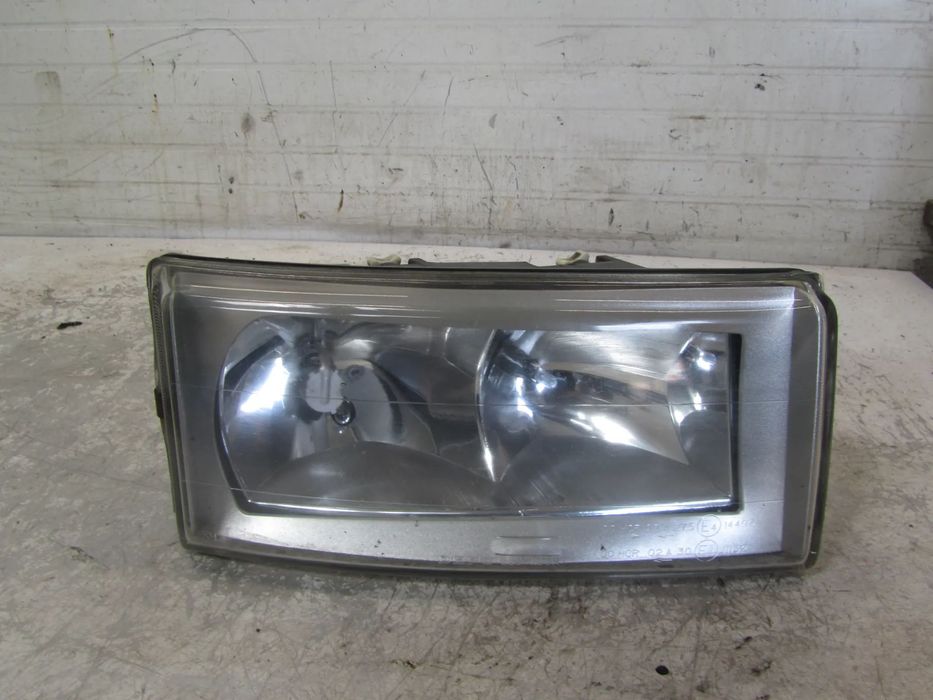 iveco daily 99->reflektor prawy przód uk