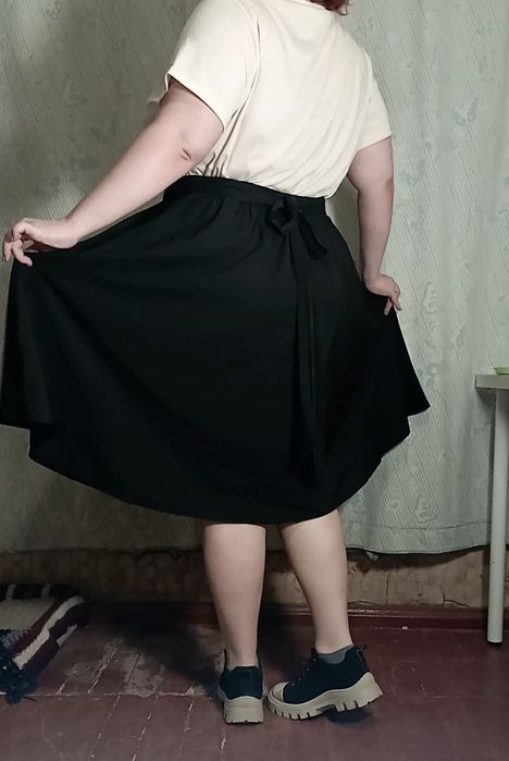 Жіноча спідниця великого розміру