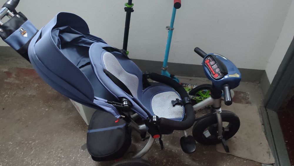 Велосипед з батьківською ручкою