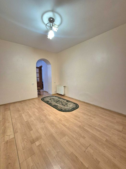 √ Продаж цегляного будинку з гаражем та ділянкою 4.8 сот