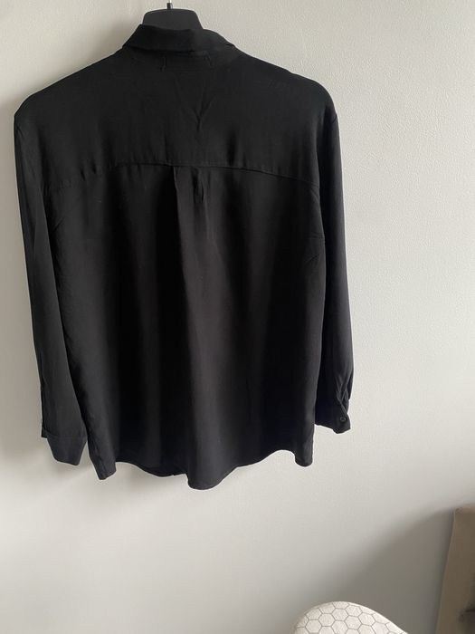 Czarna bluzka z 3/4 rękawem zapinana na guziczki Pull&Bear M