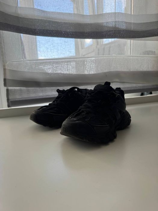 balenciaga track 1