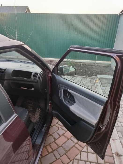 Продам чудовий,економний автомобіль