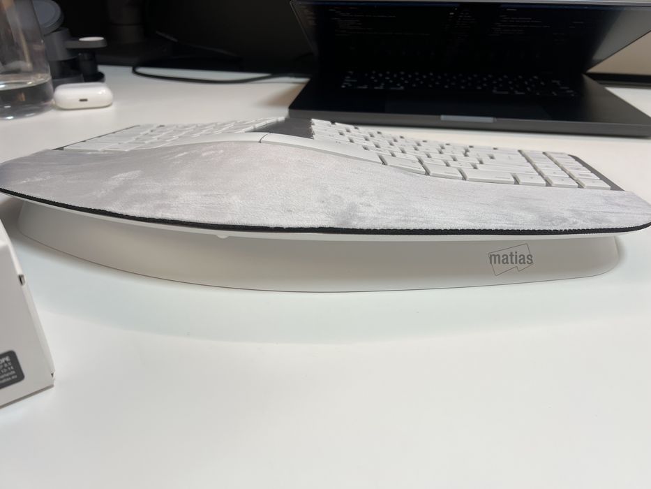 Matias Sculpted Ergonomic Rechargeable Keyboard US QWERTY Mac - FK413D