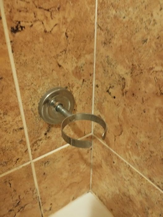 Bathroom accessory set, like new424831385328035842