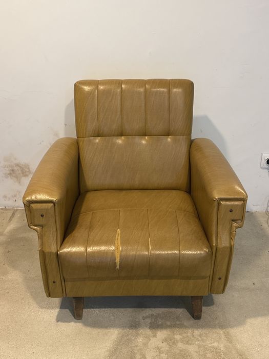 2 sofas vintage amarelo mostarda pele retro