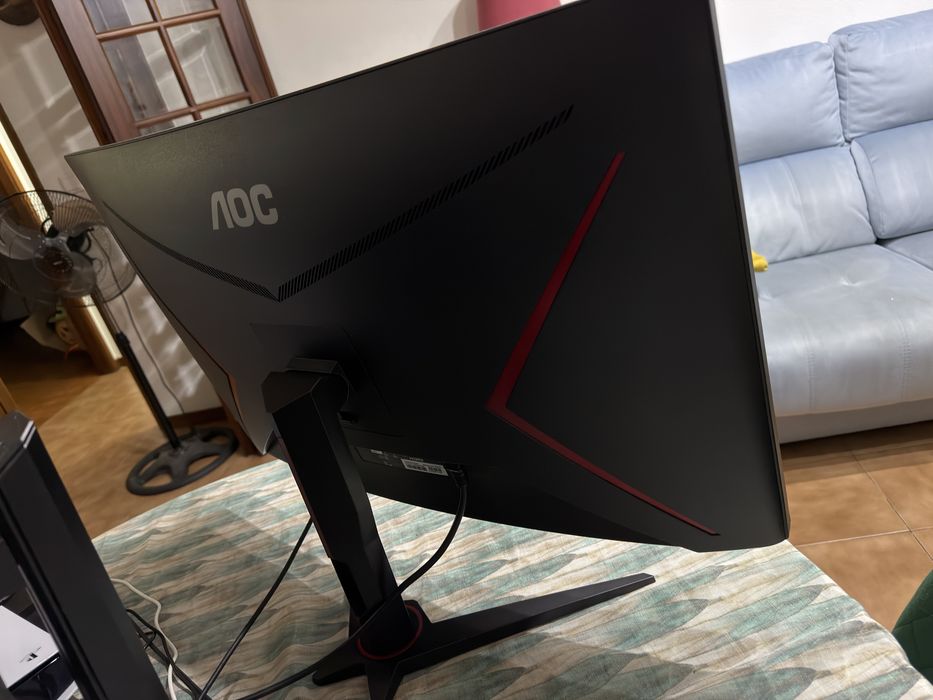 AOC  Gaming C32G2ZE 32”