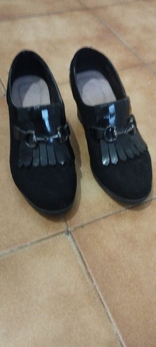 Sapatos pretos 36
