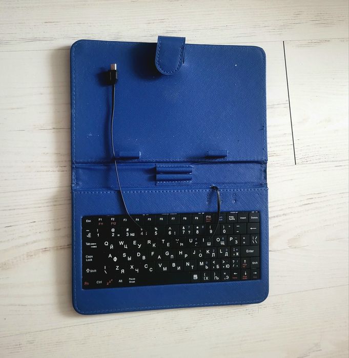 Asus MeMO Pad 7 (K01A)  + чохол