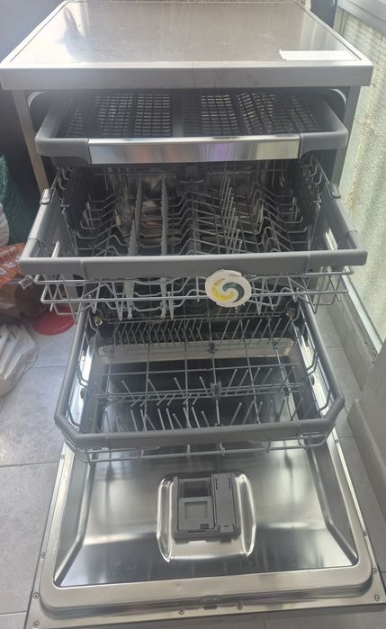 Maquina de lavar loiça e roupa