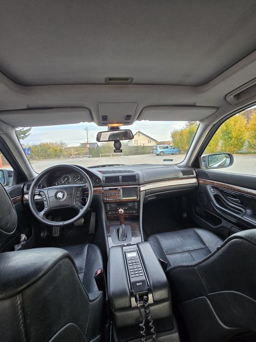 Bmw 735i e38 lift