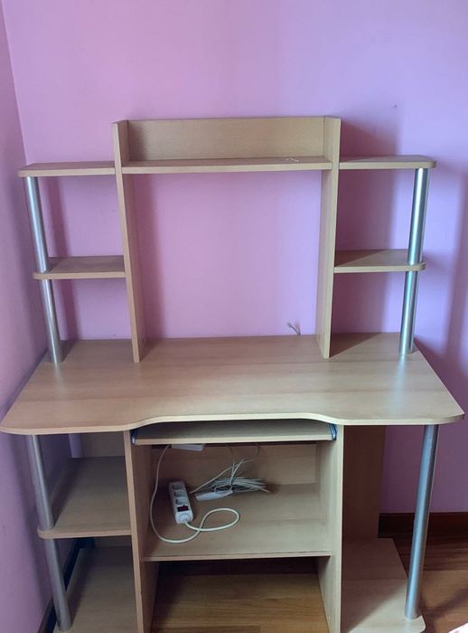 Selling a used secretary in good condition64751392998147123